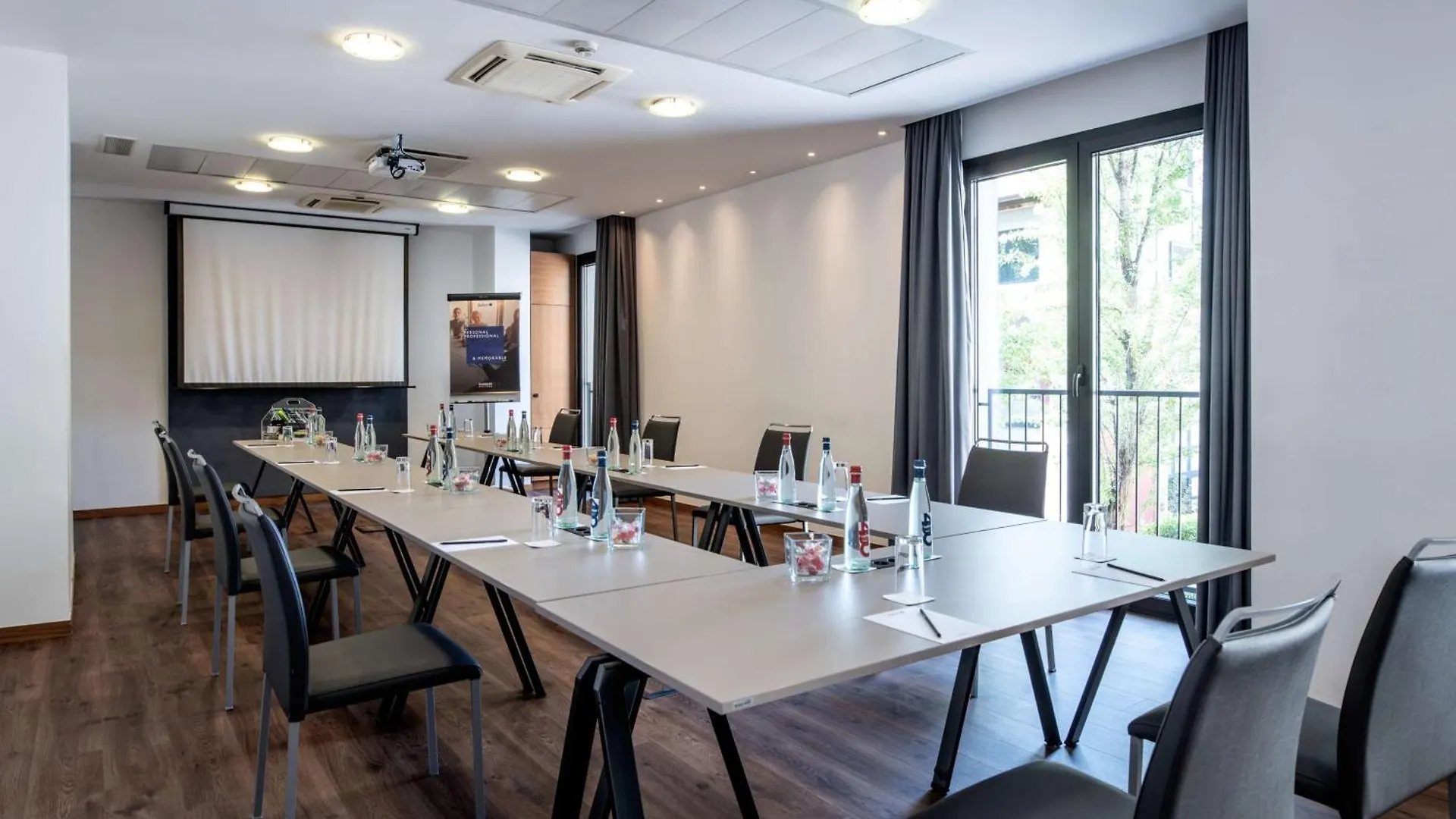 Radisson Blu Hotel Mediolan 4*,