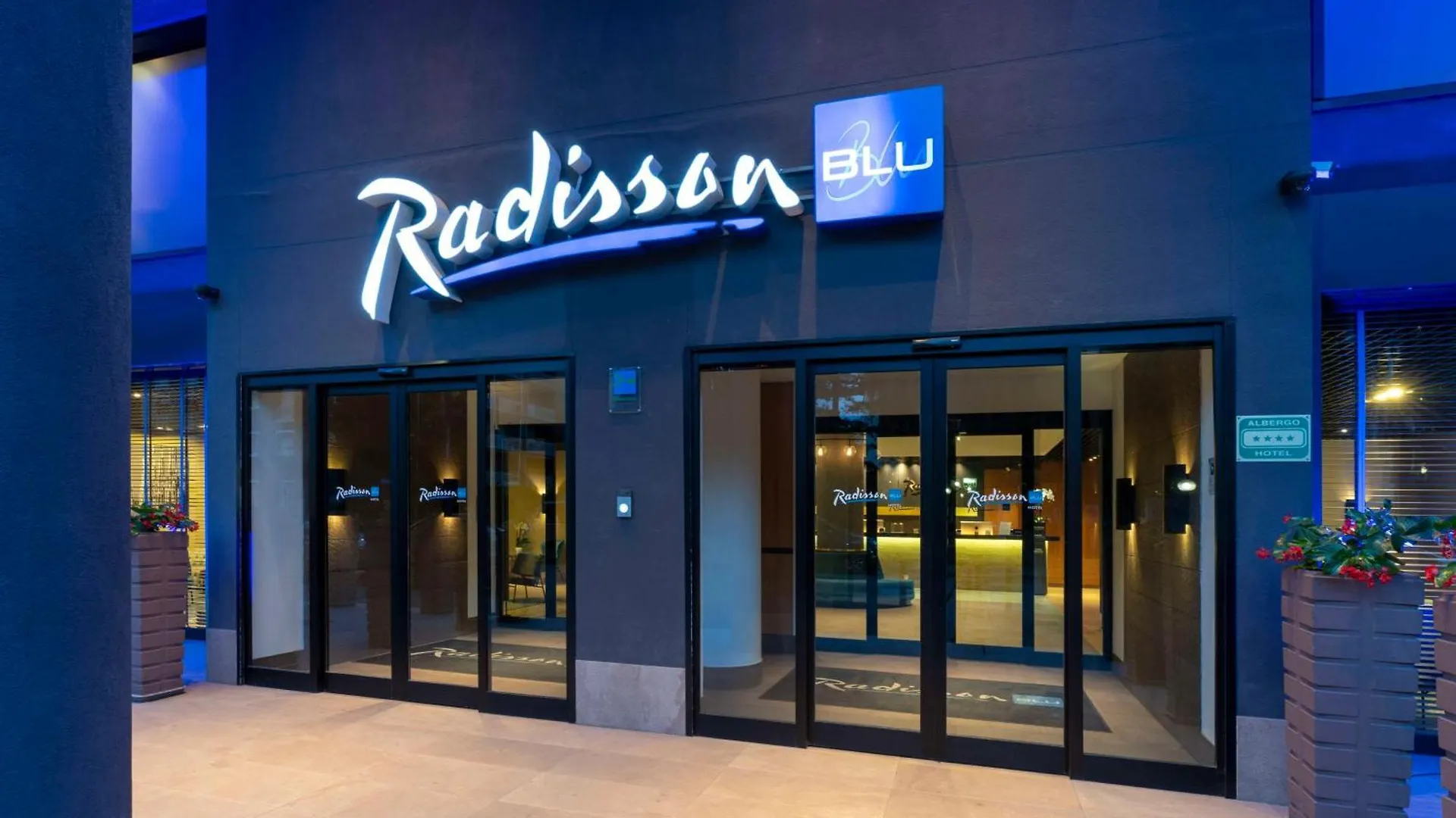 Radisson Blu Hotel Милан