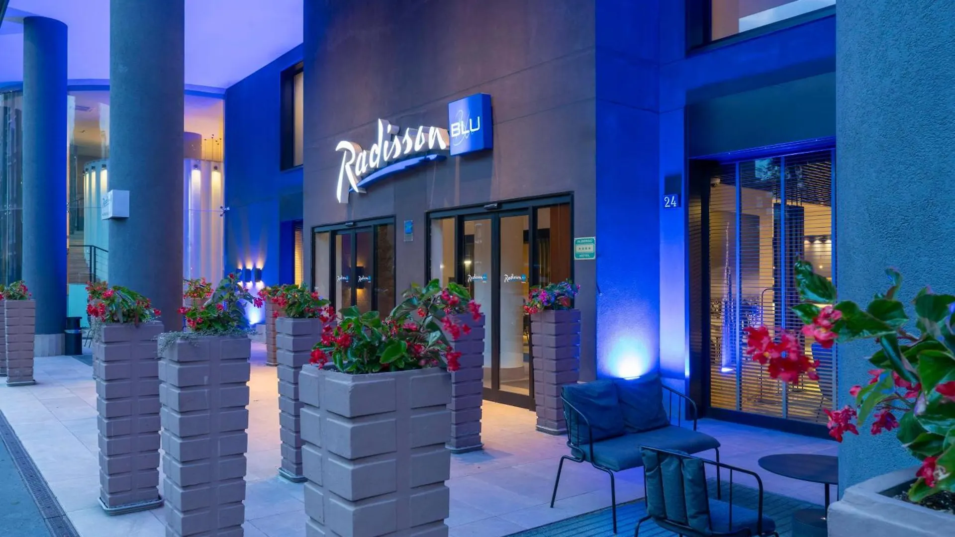 ****  Radisson Blu Hotel Милан Италия