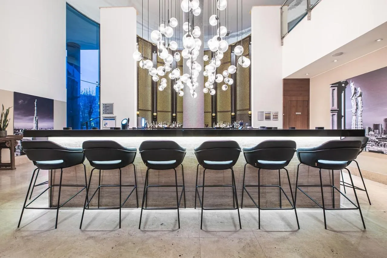 Radisson Blu Hotel Mediolan 4*,